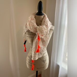 Casual white 100% viscose wrap